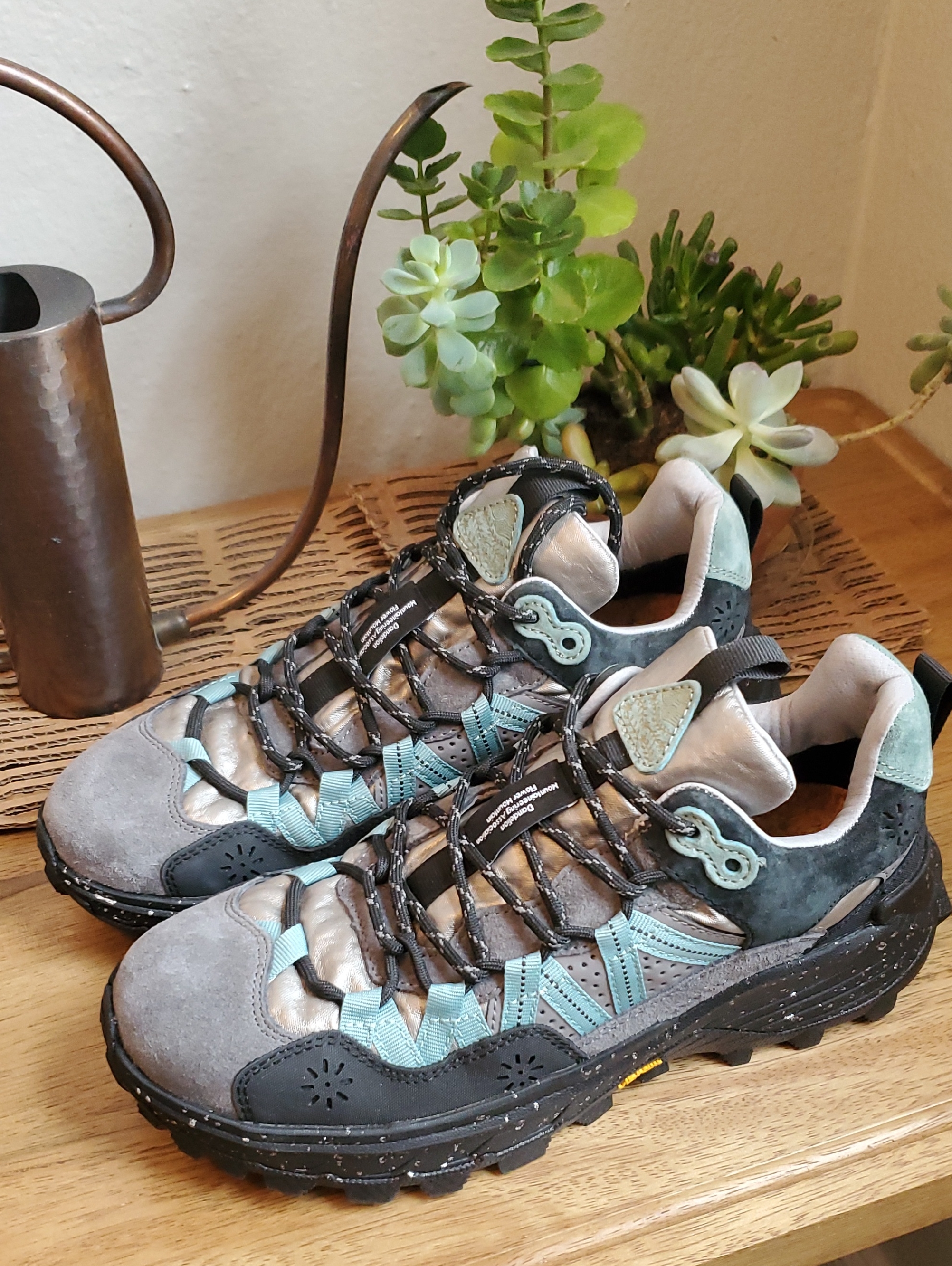 New Rare Flower Mountain Iwanu Uni Trekking Hiking Sneakers Mens 6 -6.5womens7-8
